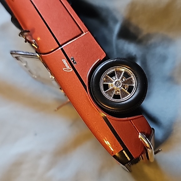 Maisto 1968 Chevrolet Camaro - Picture 2 of 10